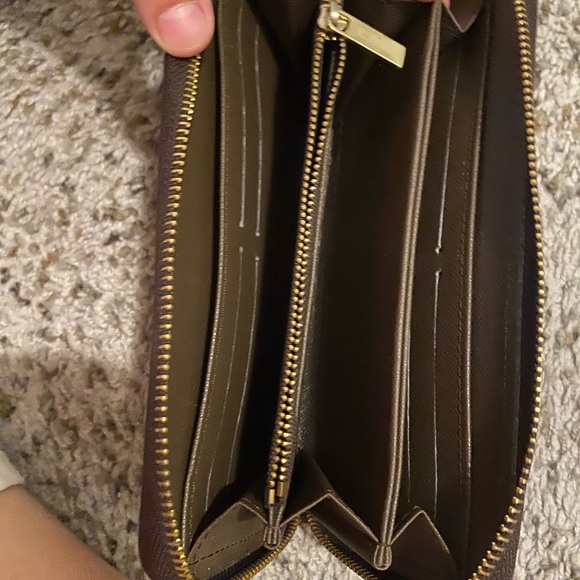 Gucci wallet !! - Picture 6 of 8